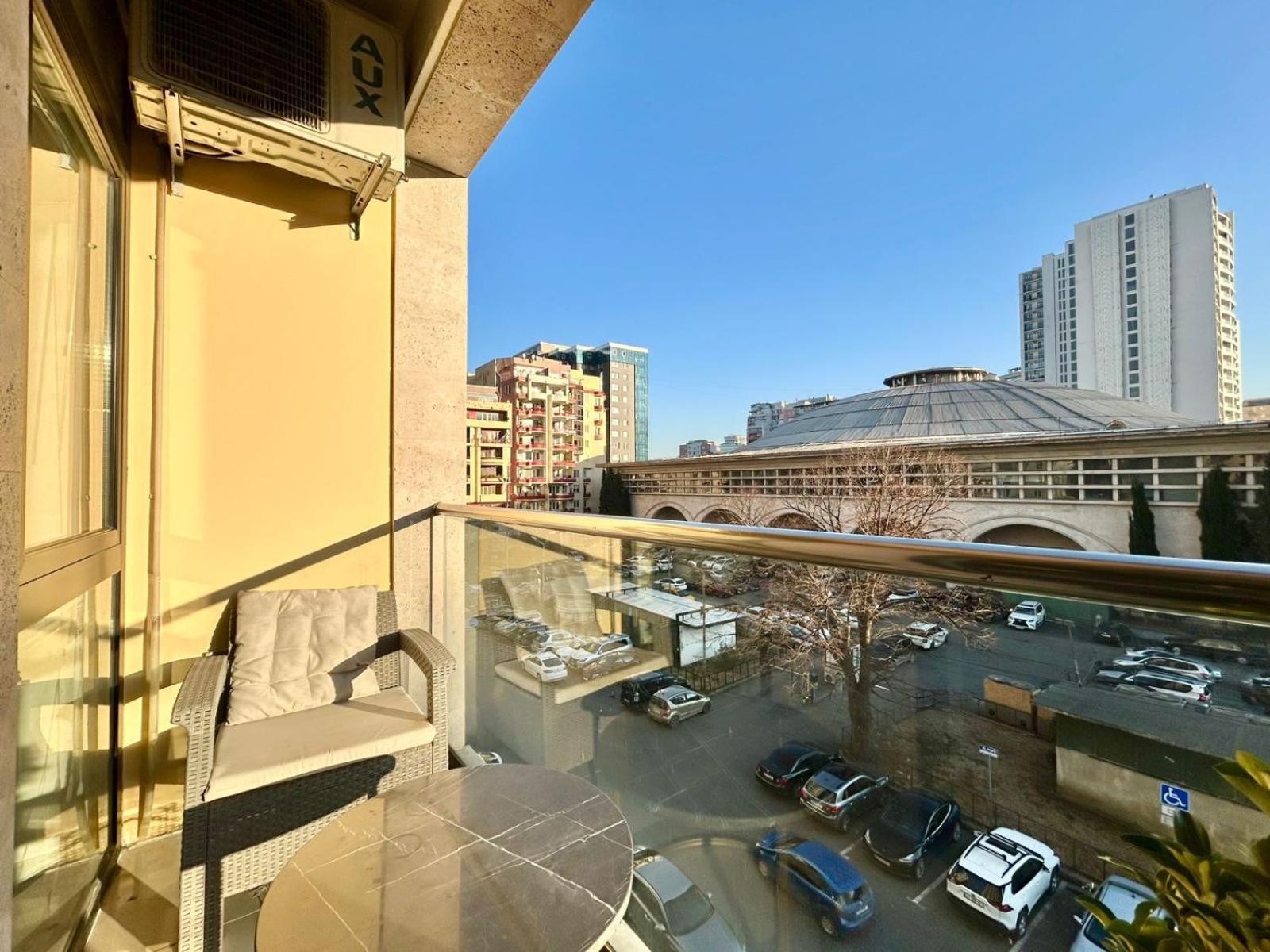 City Center - Next To Holiday Inn -2Br Apartment 第比利斯 外观 照片