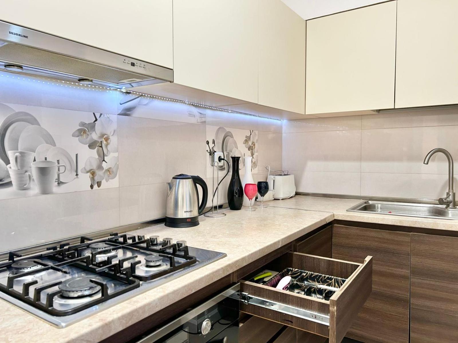 City Center - Next To Holiday Inn -2Br Apartment 第比利斯 外观 照片