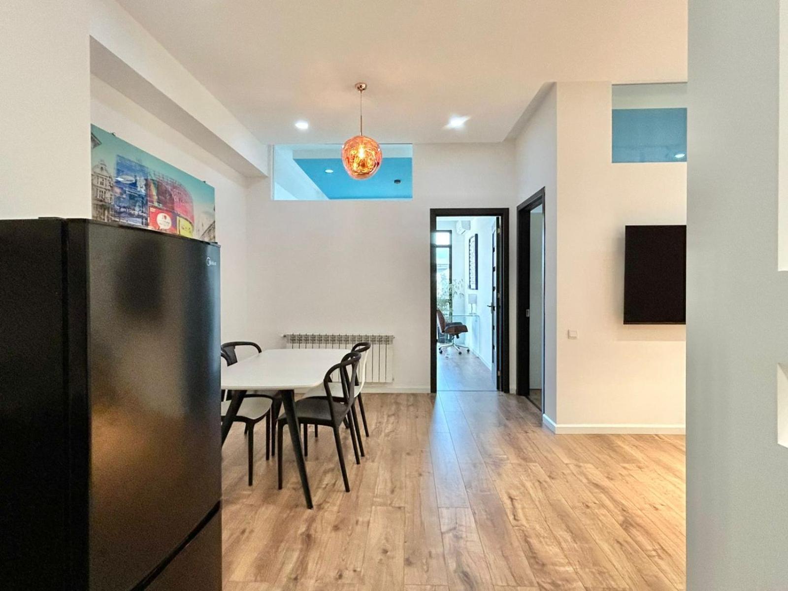City Center - Next To Holiday Inn -2Br Apartment 第比利斯 外观 照片