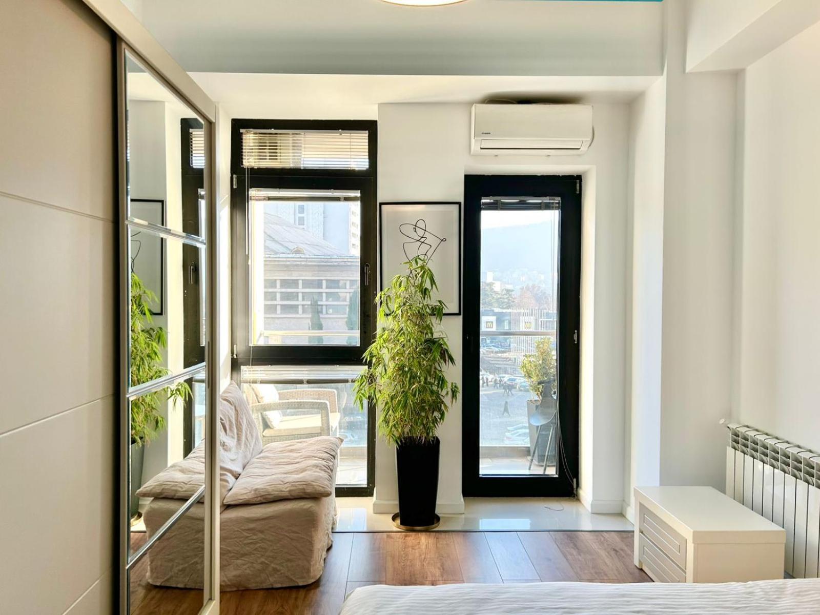 City Center - Next To Holiday Inn -2Br Apartment 第比利斯 外观 照片