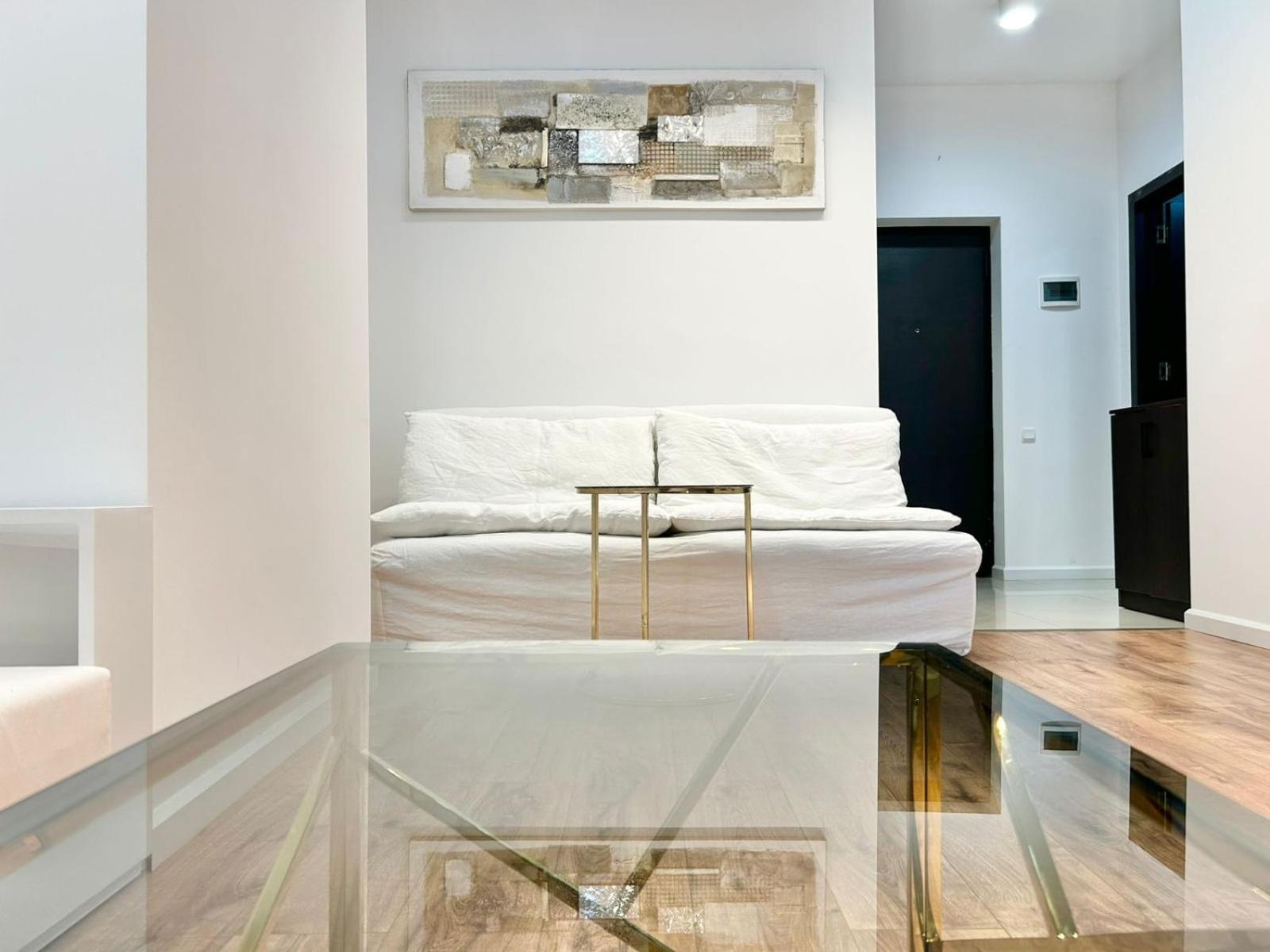 City Center - Next To Holiday Inn -2Br Apartment 第比利斯 外观 照片